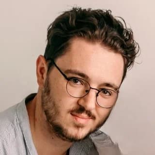 Oliver Coop, Sales Director